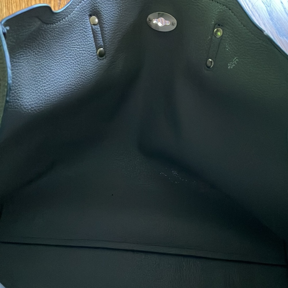 BCBG PARIS BLACK & GOLD TOTE WITH TURN BUTTON FASTENER WITH TAUPE LINING - Picture 7 of 9